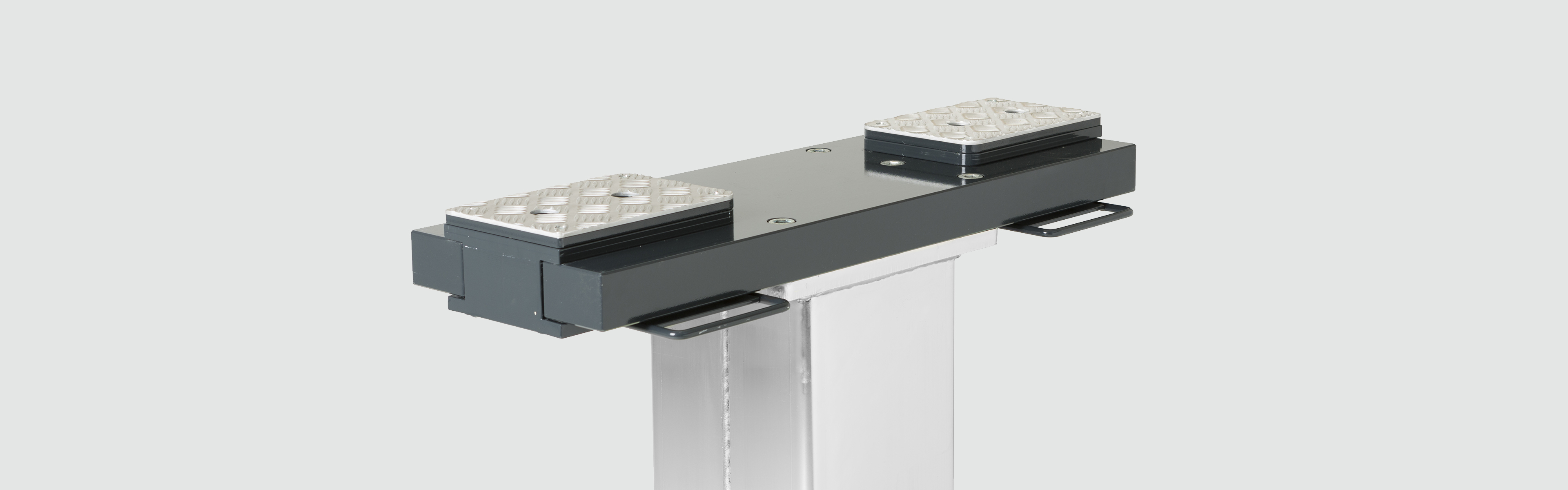 Accessory Low Alu Saddle SU Banner